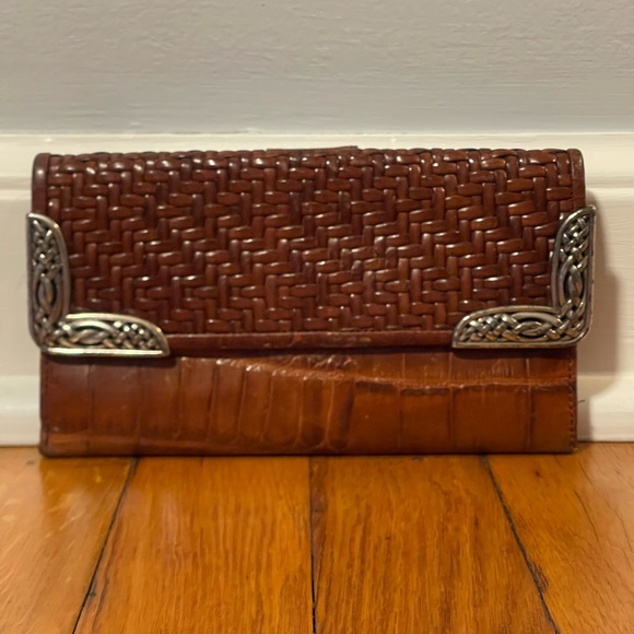 Beautiful Patricia Nash Weaved Leather Trifold Wallet - Picture 1 of 7